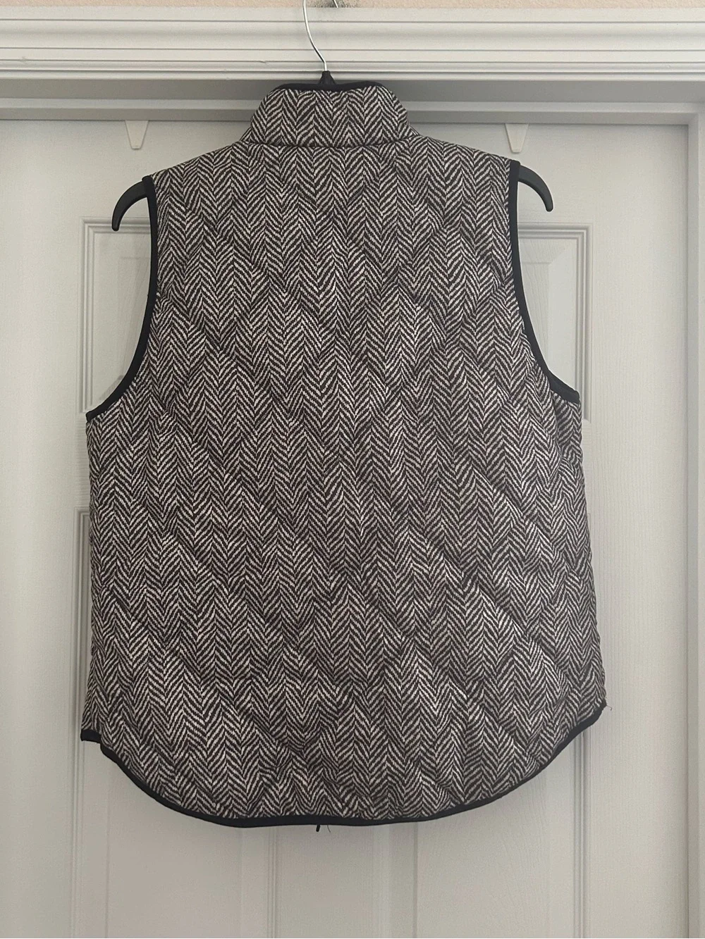 J.Crew Quilted Excursion Vest Women Black White Herringbone Size M